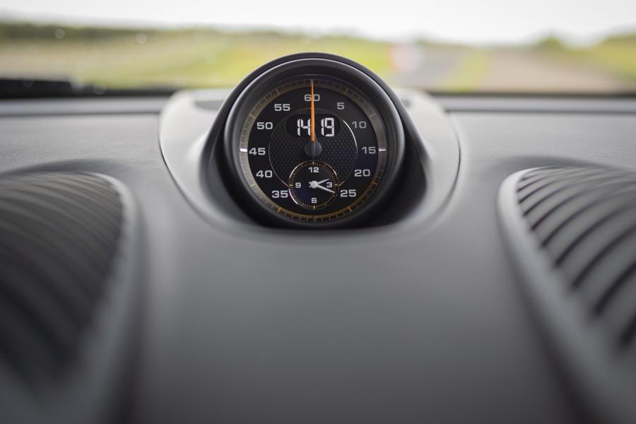 Детали интерьера Porsche 718 Cayman GT4 (982C) 2019 года  (WW) (фото 152 из 190)